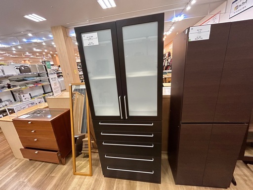 【お値下げ】エムケーヤマダ家具の2枚扉食器棚入荷しました！！