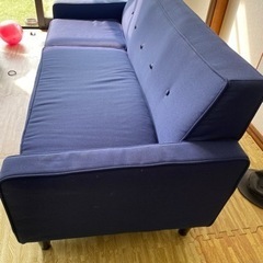 ソファー　差し上げます。