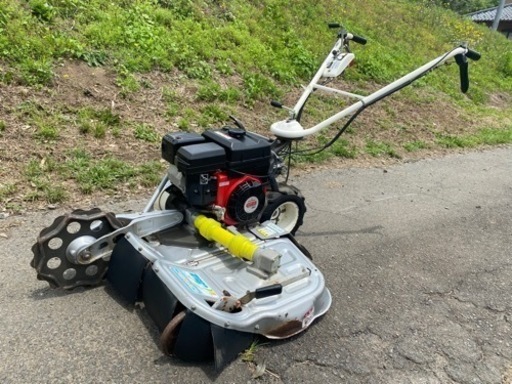 決まりました　
オーレック　ウイングモアー　VM726TL  自走式　あぜ草刈機