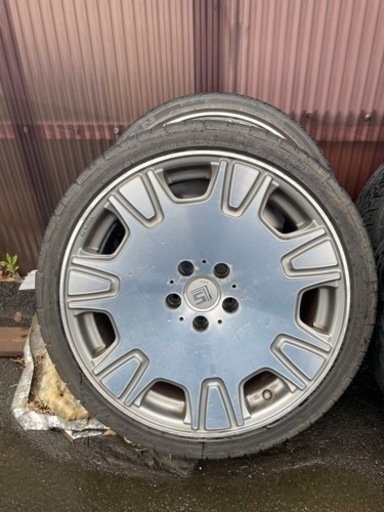 車のパーツ タイヤ、ホイール