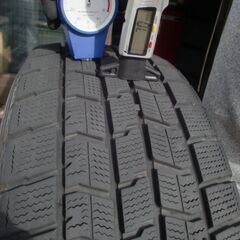中央7.2~7mm山 GOOD YEAR ICE NAVI7 215/60R17 4本set　2020年35週製の画像
