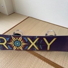ROXYスノーボード板　ビンディング・BURTONバッグ付きの画像