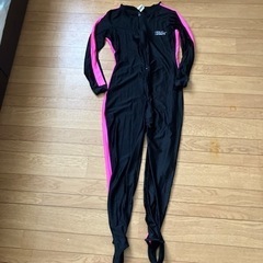 スキューバダイビングドライスーツのインナー