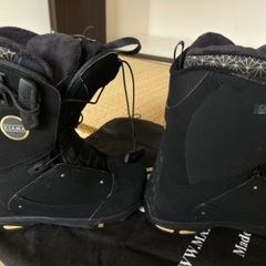 SALOMON スノーボードブーツの画像