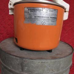 商談済みです　　レトロなブリキ缶、 炊飯器の画像