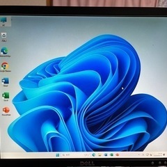 Lenovoタワー型パソコン　Windows11の画像