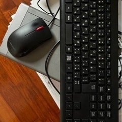 Lenovoタワー型パソコン　Windows11の画像