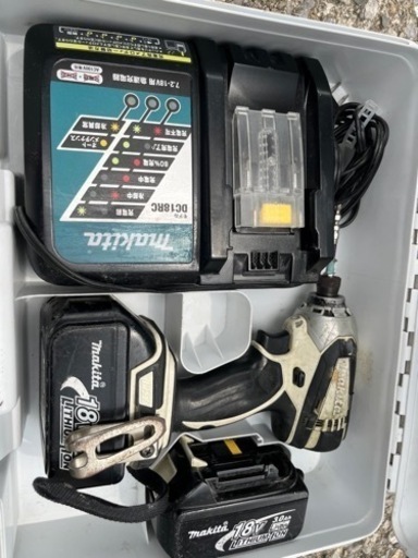 18V充電器インパクトドライバセット