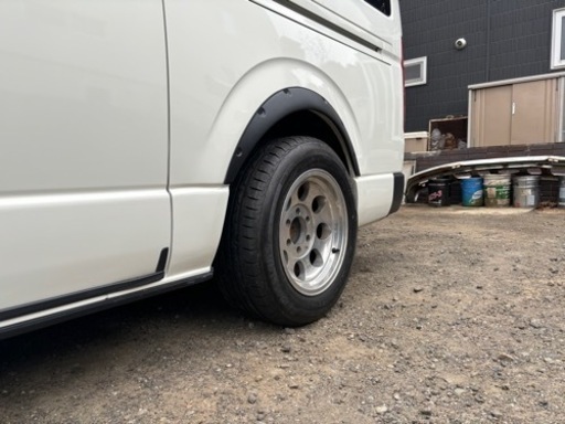 ハイエースホイールタイヤ