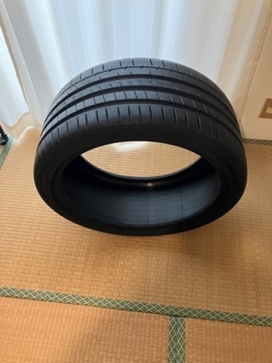 車のパーツ タイヤ、ホイール