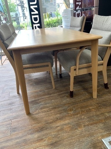 ダイニングセット　4人掛け