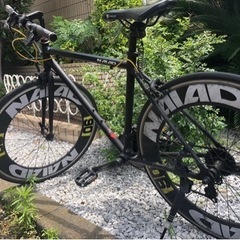 自転車 クロスバイク　ロードバイクの画像