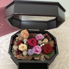 新品　プリザーブドフラワーBOX   オルゴール付き　の画像