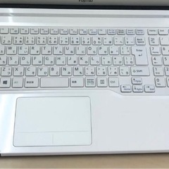 193M FUJITSU ノート Core i7 メモリ8GB SSD256GBの画像