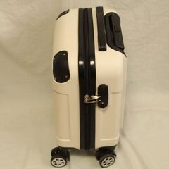 白色　小型スーツケース　1泊2日程度の画像