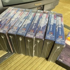 世界一周鉄道の旅(VHS)、SONYビデオデッキ、ブラウン管テレビ
の画像