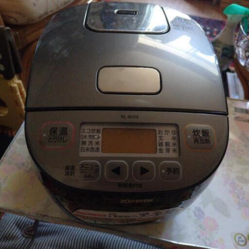 家電 ZOJIRUSHI マイコン炊飯ジャー　3合炊き　NL-BU15　2019年製キッチン家電 炊飯器