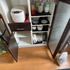 食器棚の画像