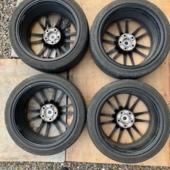 エンケイGTC-01 18インチ 8.5J ET35 5穴114.3 4本通し ホイール
の画像