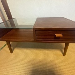 テーブル　机　ガラステーブルの画像