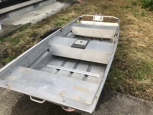 アルミボート　バス釣り