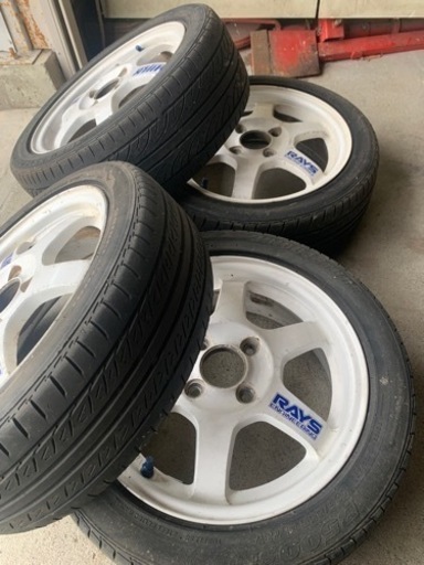車のパーツ タイヤ、ホイール