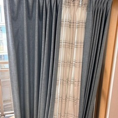 カーテン　青い方のみ