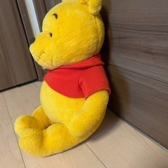取引中。くまのプーさん　ぬいぐるみ30高さセンチの画像