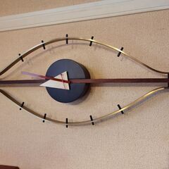 よく見かけるタイプのインテリア時計です【無料】