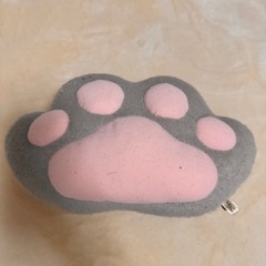 ブルブル震える肉球