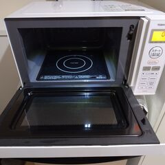 世田谷区近辺配送可能　美品　東芝 電子レンジ 17L ホワイト(縦開き扉)　2018年製　TOSHIBA ER-SS17A-Wの画像