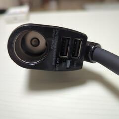 車載スマホ充電器の画像
