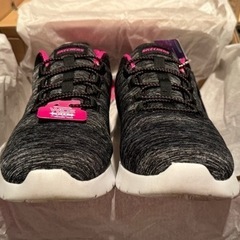 24.5cm女性用SKECHERS スケッチャーズ DYNAMIGHT 2.0-IN A FLASH「超軽量/ワイド」の画像