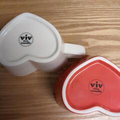 【値下げしました】✨未使用品✨🎀viv vivre ensemble🎀　❤ハート型マグカップ＆ソーサーセット❤　ペア👩‍❤️‍👨　￥320食器、2組セットで￥500販売します!!の画像