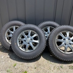 【冬タイヤ・美品】車のタイヤ、ホイールセット