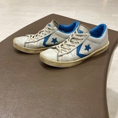 『 converse  』👟 スニーカー 👟 白 × 青 ヴィンテージ，24.5cm，OLD SKOOL！の画像