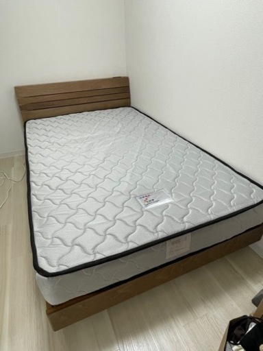 【取引中】家具 セミダブルベッド(マットレス付き)