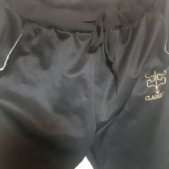 新品同様品　パーカー付きジャージ上下セット　黒色　メンズ