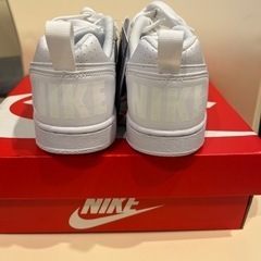 新品　22.5cm　NIKEスニーカーの画像