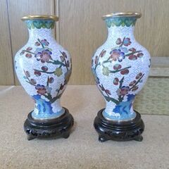 花びん一対　台座付き　2個箱入り　実家整理品　未使用　刻印有り　...