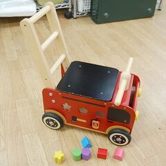 アイムトイ ウォーカー＆ライド 消防車 木のおもちゃ エデュテ I'mTOY 子供乗用 のりもの おもちゃ 玩具 知育玩具 遊具 札幌市 清田区 平岡の画像
