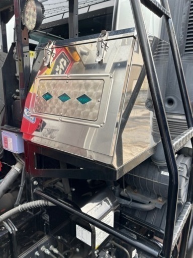 メッキ工具箱・ステンレス・ＳＵＳ304・07フォワード・極東開発ハイパースイング専用ブラケット付き・丸棒 菱アンドン付き ステンレス 工具箱 500幅 道具箱 収納庫 鏡面×鱗