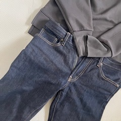ユニクロ　デニム　ジーパン　トップス
の画像
