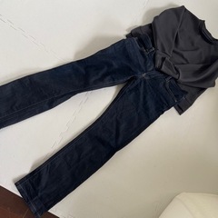 ユニクロ　デニム　ジーパン　トップス
