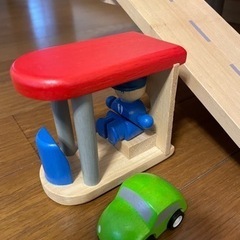 パーキングガレージ　木のおもちゃの画像