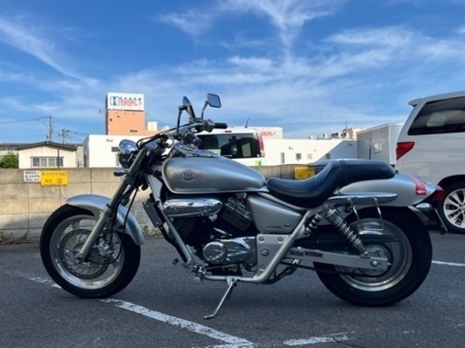 ホンダ | HONDA　Vツインマグナ 250| V-TWIN MAGNA キャブ車　シルバー2001年式