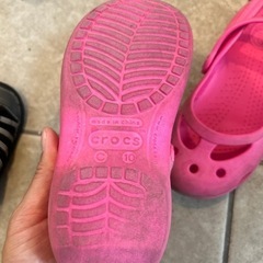 女の子　クロックス　サンダルの画像