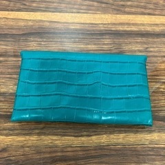 K2406-598 ハルメク   牛皮差し込み式 コンパクト長財布 クロコ型押し エメラルドグリーンの画像