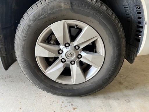 車のパーツ タイヤ、ホイール