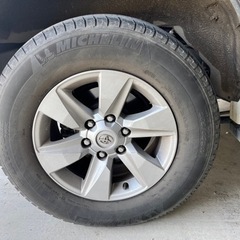 車のパーツ タイヤ、ホイール